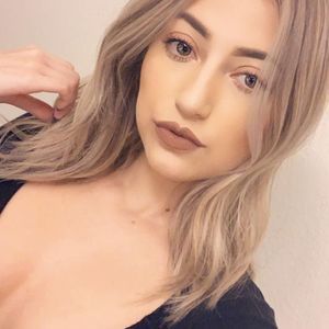 Meet your Posher, Anissa